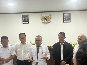 Zulhas Perintahkan Bulog Serap Beras 3 Juta Ton, Harga Rp 12.000/Kg