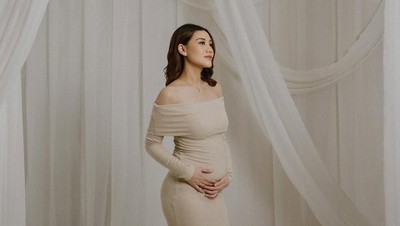 7 Potret Aaliyah Massaid Si Calon Ibu