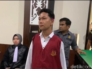 Cinta di Balik Kasus Pelecehan: Agus Difabel Menikah Digantikan Keris