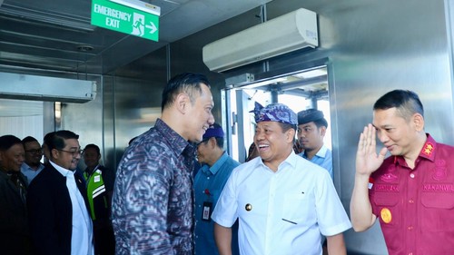 Menkoinfra AHY (kiri) dan Pj Gubernur Bali SM Mahendra Jaya (tengah), Kamis (23/1/2025).