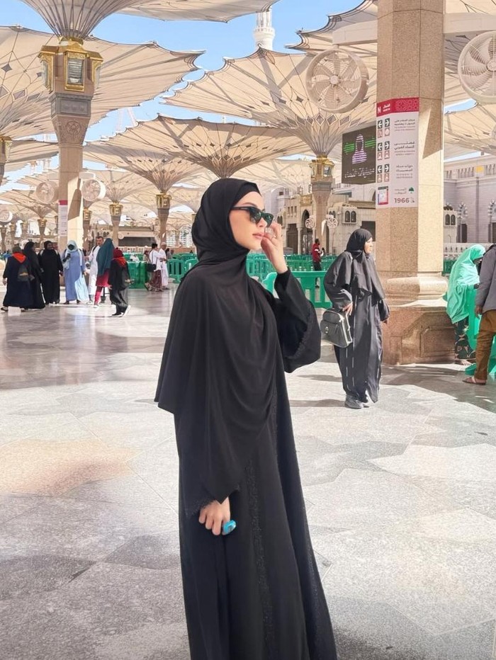 Alyssa Daguise jalankan umrah