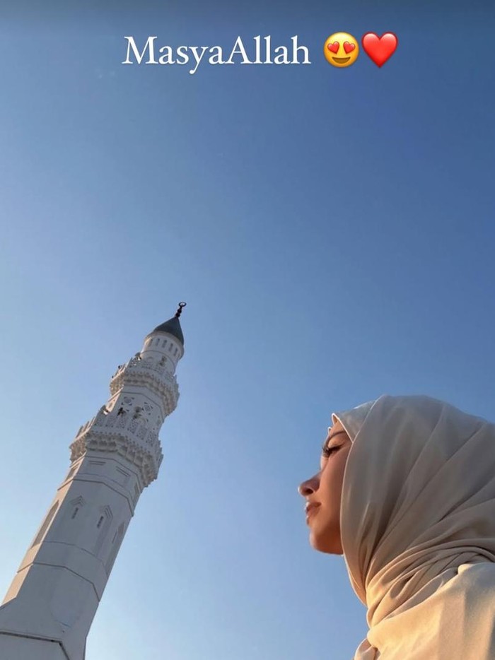 Alyssa Daguise jalankan umrah