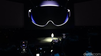 Headset ini menggunakan dua panel layar OLED dengan resolusi dan refresh rate yang tinggi. Foto: Aisyah Kamaliah/detikINET