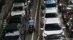 Apes! Sudah Terobos Jalur TJ, Eh Terjebak Macet