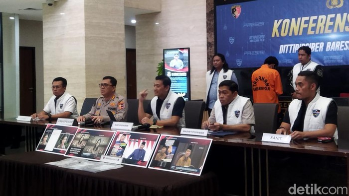 Bareskrim Polri merilis kasus penipuan deepfake yang mencatut Presiden Prabowo di Mabes Polri