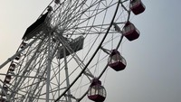 Bianglala ini disebut-sebut sebagai yang tertinggi di Jakarta. Ketinggiannya 69 meter di atas permukaan tanah. (Amalia/detikTravel)