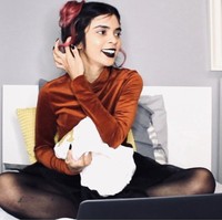 “Awalnya saya merasa ini adalah akhir dari hidup saya,” ungkap Pree dalam salah satu video YouTube-nya. “Tapi kemudian saya menyadari, saya tidak sendiri. Ada jutaan orang di luar sana yang menghadapi tantangan serupa,” tambahnya. Foto: dok. Instagram @bumblepree