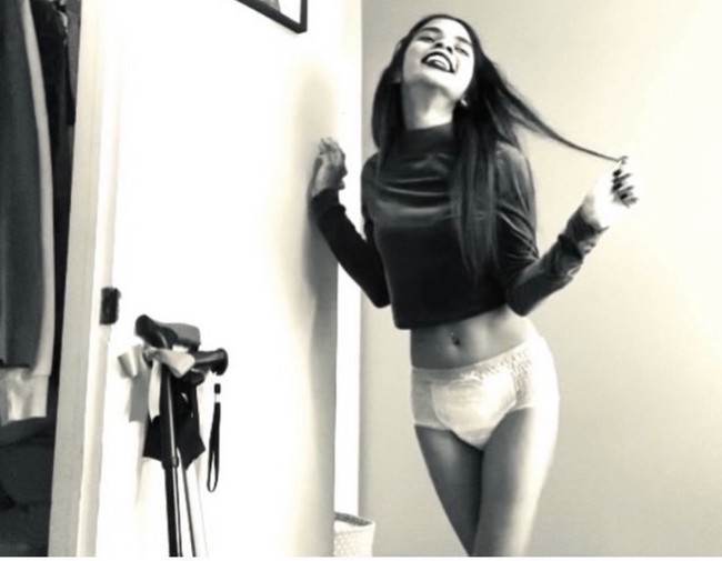 Pada 2018, Pree mulai membagikan pengalamannya di YouTube, yang saat itu lebih banyak berisi video tentang perjuangannya menjalani hidup dengan multiple sclerosis. Tak disangka, unggahannya yang membahas penggunaan popok dewasa mendapat perhatian besar, khususnya dari komunitas yang mengalami inkontinensia. Foto: dok. Instagram @bumblepree