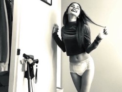 Wanita Ini Jadi Influencer Popok Dewasa Pertama, Apa Tujuannya?