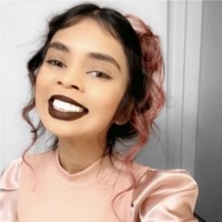 Pree didiagnosis menderita multiple sclerosis pada usia 19 tahun. Kondisinya itu memengaruhi sistem saraf pusatnya, menyebabkan berbagai gejala, termasuk inkontinensia—kondisi yang membuat seseorang sulit mengontrol kandung kemih.  Foto: dok. Instagram @bumblepree