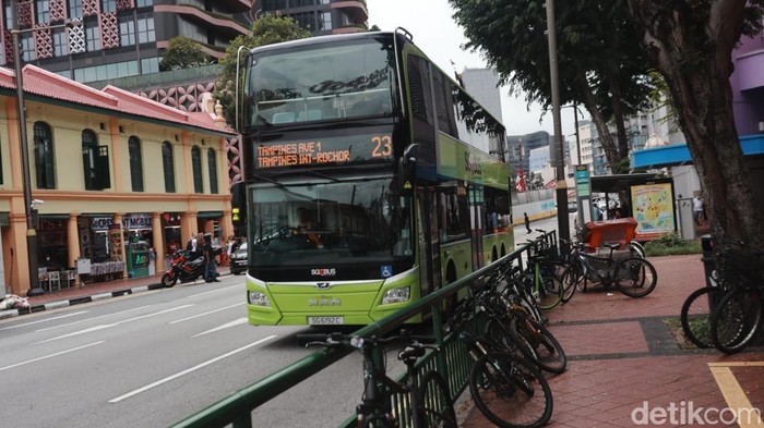 Bus di Singapura.