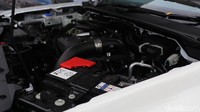 Beralih ke jantung mekanis, pabrikan membekalinya dengan mesin diesel single turbo berkapasitas 1.996 cc yang mampu menghasilkan tenaga 125 kw dan torsi 405 Nm. Sedangkan transmisinya manual enam-percepatan. Foto: Septian Farhan Nurhuda/detik.com