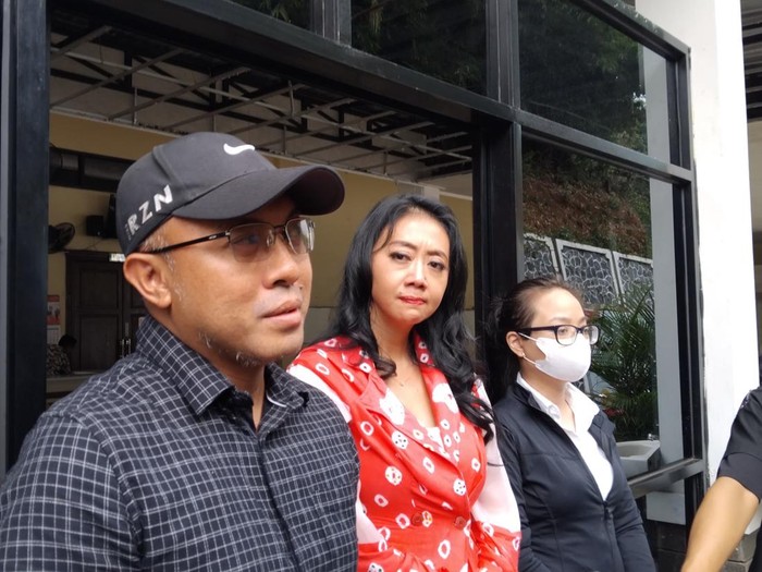 Galiech Rida Raharja dan Asri Welas Galiech Rida Raharja dan Asri Welas