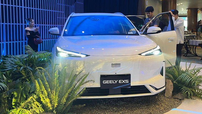 Geely EX5