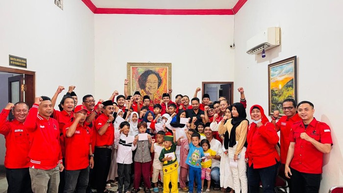 HUT Megawati di Surbaaya dirayakan bersama anak yatim