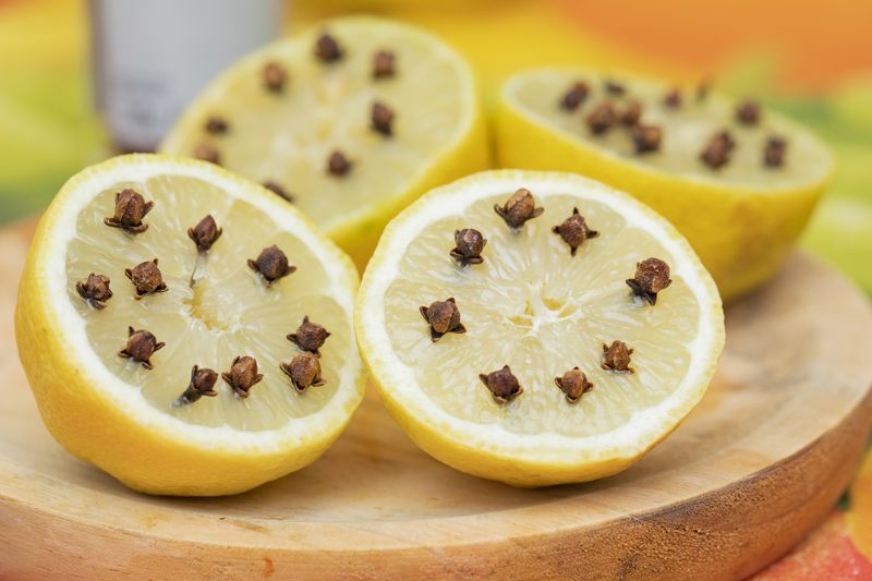 Lemon dan cengkeh