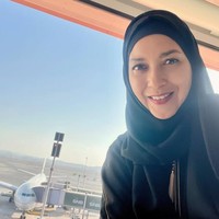 Selebriti Ira Wibowo mengungkapkan pengalamannya selama berada di Tanah Suci. Selama beribadah, Ira terlihat mengenakan hijab. Foto: Dok. Instagram @irawbw.