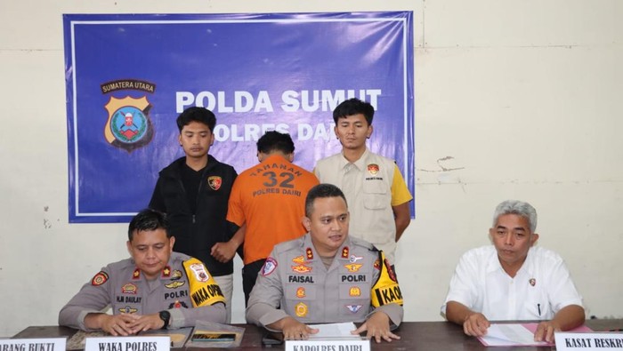 Kapolres Dairi AKBP Faisal Andri Pratomo saat merilis kasus penghinaan suku Pakpak. (Dok. Porles Dairi)