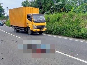 Pemotor Adu Banteng dengan Truk di Mojokerto, Satu Tewas-1 Luka Berat