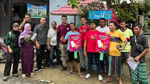 KehadiranTelkomsel di Desa Buwun Mas, Kecamatan Sekotong, NTB, membuat warga lebih mudah dan fleksible dalam berkomunikasi. (Dok. Telkomsel)