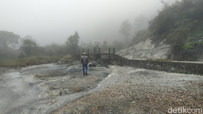 Keindahan wisata Talaga Bodas di Garut