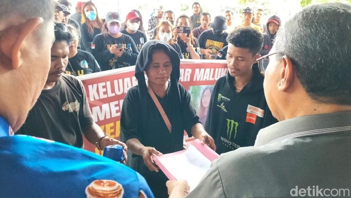 Keluarga Kesia meminta DPRK Sorong mengusut kasus pembunuhan yang dilakukan oknum TNI AL.