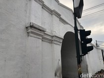 Ramai Plengkung Gading Mau Ditutup, Ternyata Bangunan Itu Sudah Retak-retak