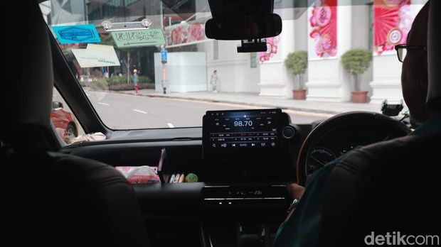 Lalu lintas di Singapura.