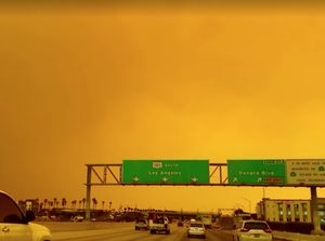 Hutan Terbakar, Langit di California Menyala Jingga