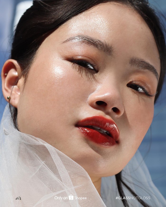 Lipstik merah terbaru untuk Imlek 2025 Lipstik merah terbaru untuk Imlek 2025