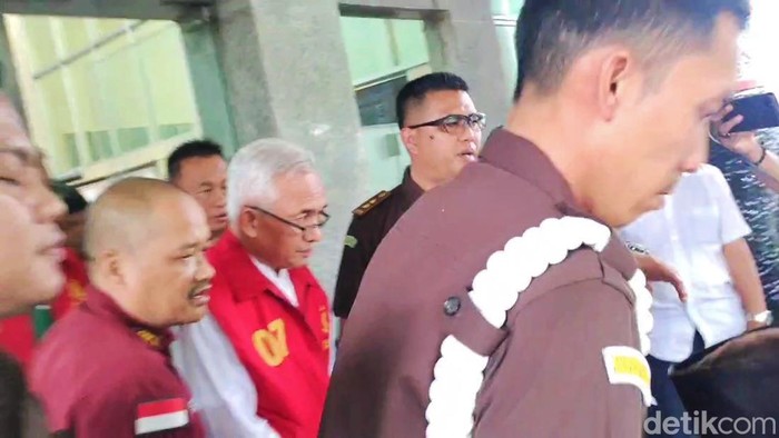Mantan Sekda Palembang Harobin Mustofa jadi tersangka penjualan aset Pemprov Sumsel