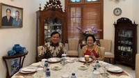 Saking sukanya nasi goreng buatan Megawati, Prabowo mengaku sampai nambah. Luar biasa nasi gorengnya, saya sampai nambah, padahal beliau sudah ingatkan saya suruh diet, ujarnya kala itu di kediaman Megawati di Jalan Teuku Umar. Foto: Dok. PDIP/Istimewa