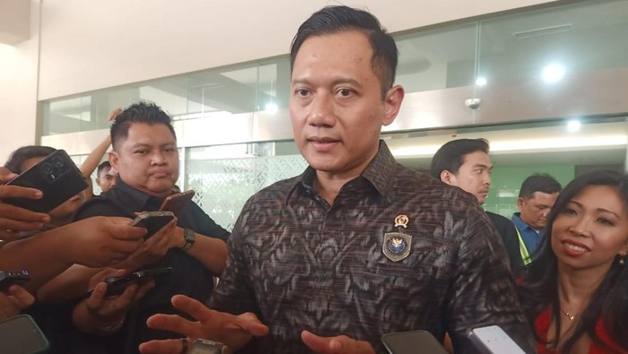 Menko Infrastruktur dan Pembangunan Kewilayahan Agus Harimurti Yudhoyono (AHY) mengunjungi Bali International Hospital di KEK Sanur, Denpasar, Bali, Kamis (23/1/2025).