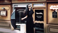 Terlepas dari penampilan barunya, pemain sinetron ini juga suka menunjukkan kulineran seru di luar negeri. Salah satunya saat dia nongkrong di Malic Coffee di Seoul. Foto: Instagram kiranalarasati