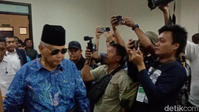 Panji Gumilang menjalani sidang perdana kasus TPPU di Pengadilan Negeri Indramayu