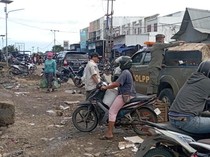 Bikin Macet-Jorok, PKL di Pinggir Jalan Pasar Batu Cermin Ditertibkan