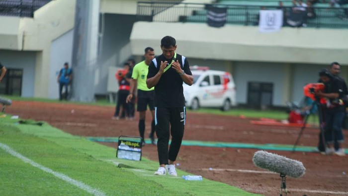 Pelatih Persela, Zulkifli Syukur
