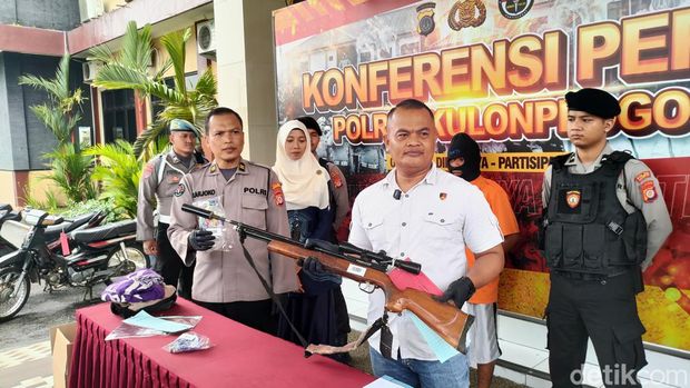 Jumpa pers kasus pemerkosaan yang menimpa lansia 64 tahun di Mapolres Kulon Progo, Kamis (23/1/2025).