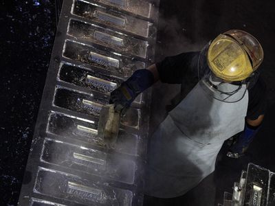 Potret Produksi Balok Timah di Bangka Belitung, Sehari Capai 40 Ton!