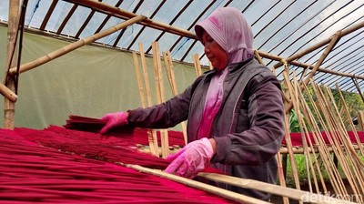 Perajin Dupa di Malang Ramai Pesanan Jelang Imlek
