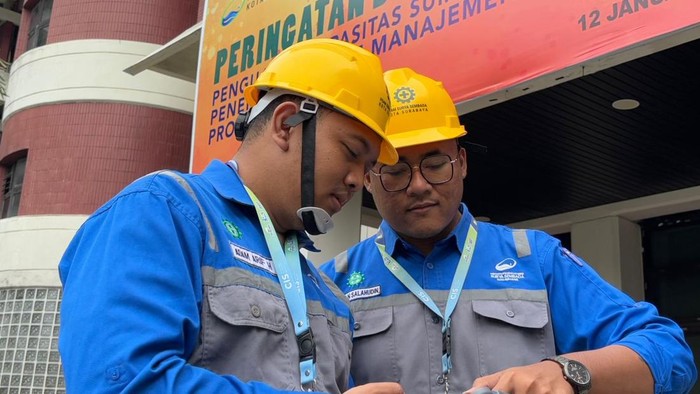 Petugas PDAM Surabaya resmi