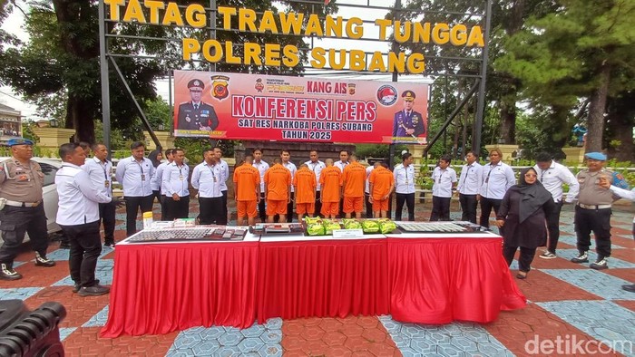 Polisi menangkap pelaku pengedar 5 kilogram sabu di Subang