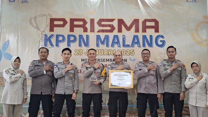 Polres Batu meraih raih penghargaan Kantor Pelayanan Perbendaharaan Negara (KPPN) Malang
