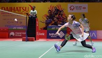 Usai rehat, keduanya makin tak terkejar dan menjauh hingga 15-7.  