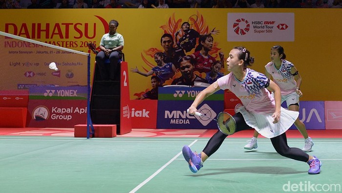 Potret Ana/Tiwi Menang Mudah Lawan Polandia, Melangkah ke Perempat Final Febriana Dwipuji Kusuma/Amallia Cahaya Pratiwi melaju ke perempat final ganda putri Indonesia Masters 2025 usai mengalahkan Paulina Hankiewicz/Kornelia Marczak di babak 16 besar dengan skor 21-8, 21-8 dalam waktu 31 menit. Bertanding di Istora Senayan, Kamis (23/1/2025)