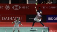 Pascajeda, Ana/Tiwi memeperlebar jarak hingga 16-4, dan akhirnya menang 21-8. 