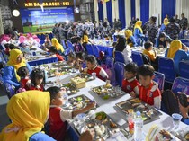 Potret Makan Bergizi Gratis di Kapal Perang RI