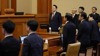 Yoon mengajukan pembelaan sedang melindungi demokrasi saat menerapkan darurat militer yang hanya berlangsung beberapa jam dan menjadi pintu masuk pemakzulannya.