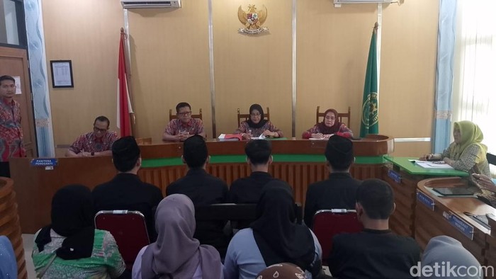 Proses sidang putusan penganiayaan di PN Tasikmalaya.