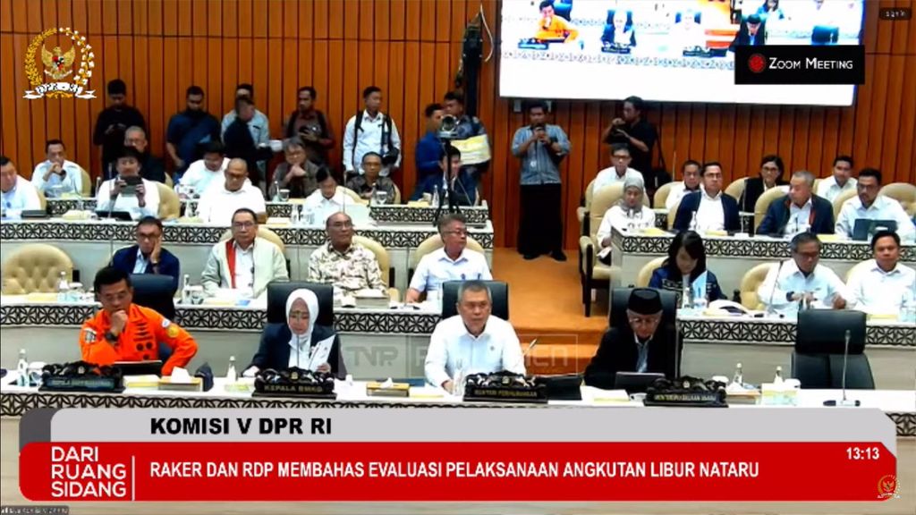 Raker-RDP Komisi V DPR bersama Menhub Dudy Purwagandhi. Menteri Pekerjaan Umum Dody Hanggodo, Kepala BMKG Dwikorita Karnawati, dan Kepala Basarnas Marsdya TNI Mohammad Syafii di Jakarta, Kamis (23/1/2025) (Tangkapan layar Youtube Komisi V DPR)